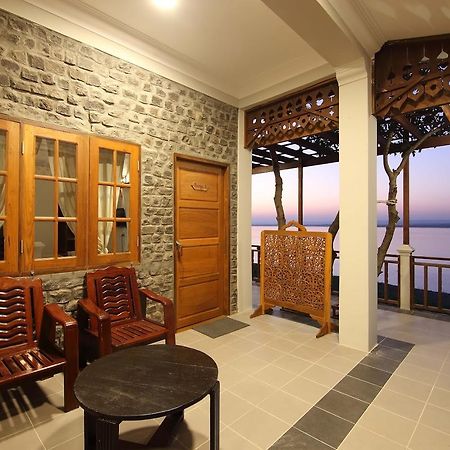 Salay River View Inn Sale 外观 照片